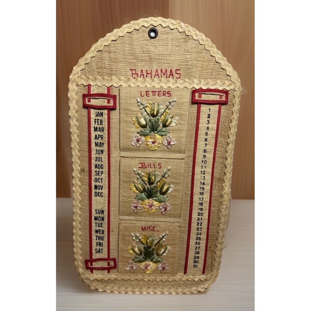 VINTAGE BAHAMAS HANDMADE RATTAN WALL ORGANIZER FOREVER CALENDAR MAIL ORGANIZER‎